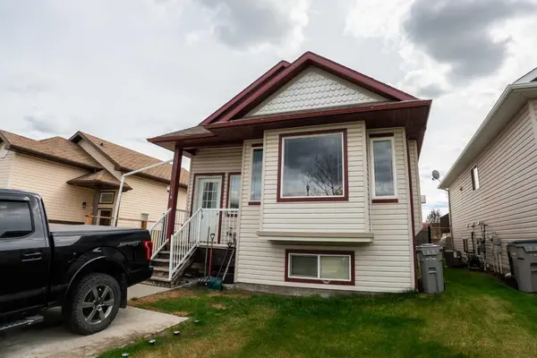 8841 69 AVE, Grande Prairie, AB T8V4B6