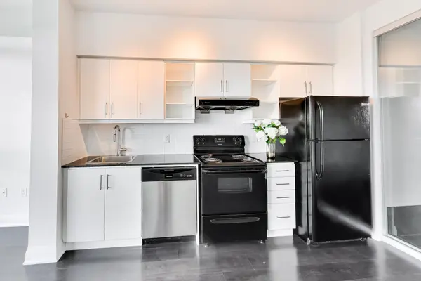 160 Vanderhoof AVE #1718, Toronto C11, ON M4G 0B7