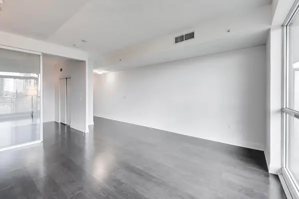 160 Vanderhoof AVE #1718, Toronto C11, ON M4G 0B7