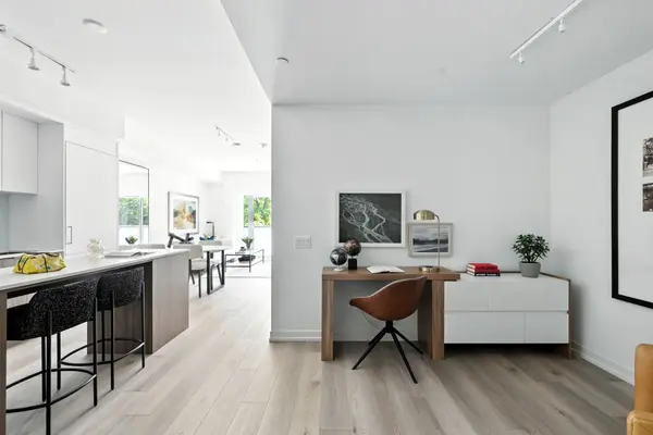 863 St Clair AVE W #310, Toronto C02, ON M6C 1C4