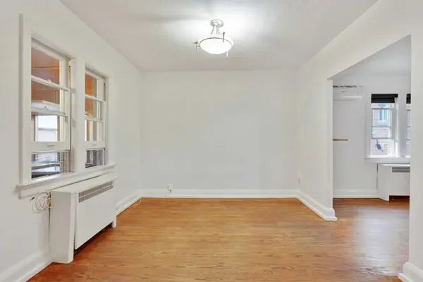 864 Millwood RD N #2nd Floor, Toronto C11, ON M4G 1W6