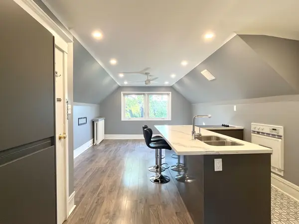 303 Lonsdale RD #3rd, Toronto C03, ON M4V 1X3