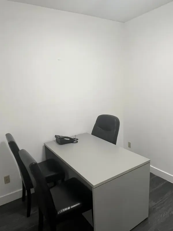 823 College ST #Office No. 7, Toronto C01, ON M6G 1C9