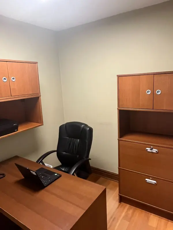 823 College ST #Office No. 7, Toronto C01, ON M6G 1C9