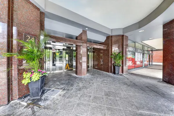 24 Wellesley ST W #1206, Toronto C01, ON M4Y 2X6