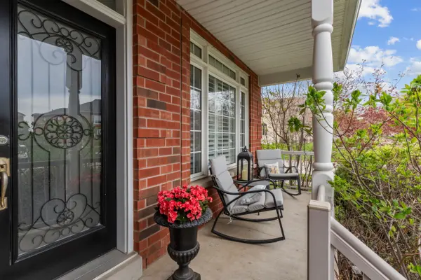 38 Vineyard AVE, Whitby, ON L1P 1X5