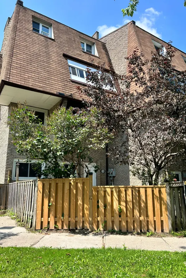 78 Scarborough Golf Club RD #58, Toronto E08, ON M1M 3C5