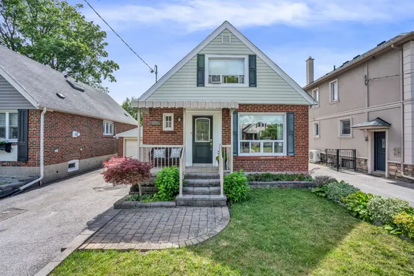 102 Binswood AVE, Toronto E03, ON M4C 3N9