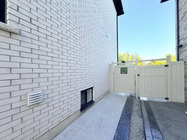 1606 Sandhurst CRES #Lower, Pickering, ON L1V 6W2