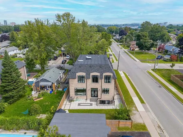 736 Hillview CRES #Basement, Pickering, ON L1W 2S1