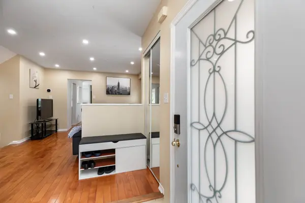 25 Pine Gate PL, Whitby, ON L1R 2M5