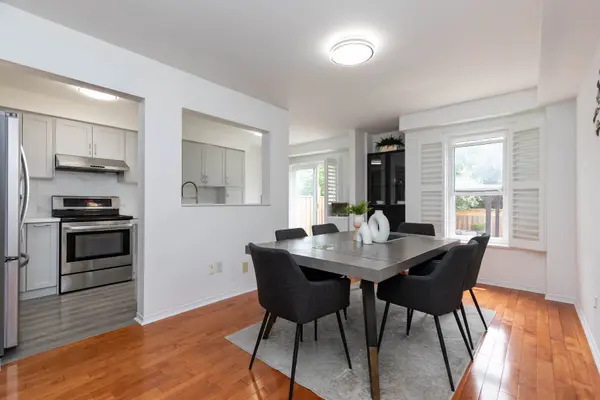 25 Pine Gate PL, Whitby, ON L1R 2M5