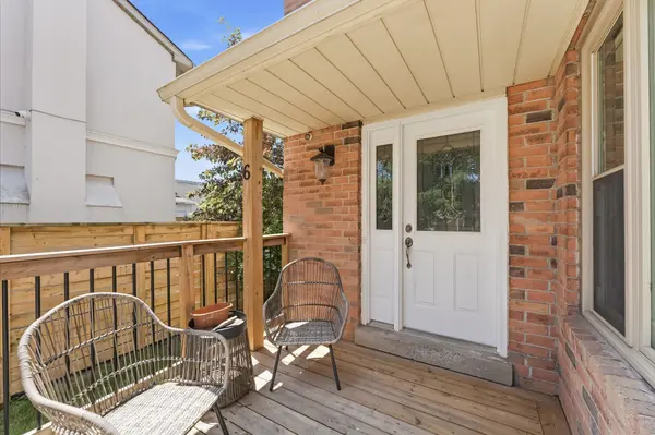 6 Gilmour DR, Ajax, ON L1S 5J8