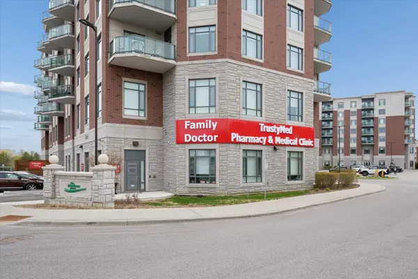 460 William Graham DR #402, Aurora, ON L4G 1X9