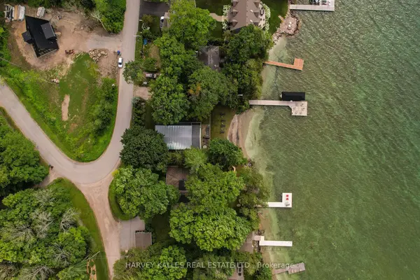 22 Gooch Park DR, Innisfil, ON L9S 2S6