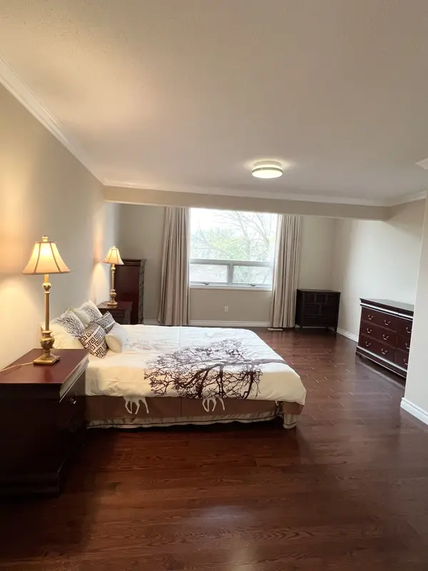 28 Parkinson RD E, Markham, ON L3P 4G5