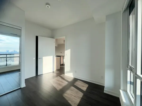 7950 Bathurst ST #1702, Vaughan, ON L4J 0L4