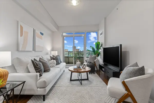 7171 Yonge ST #709, Markham, ON L3T 0C5