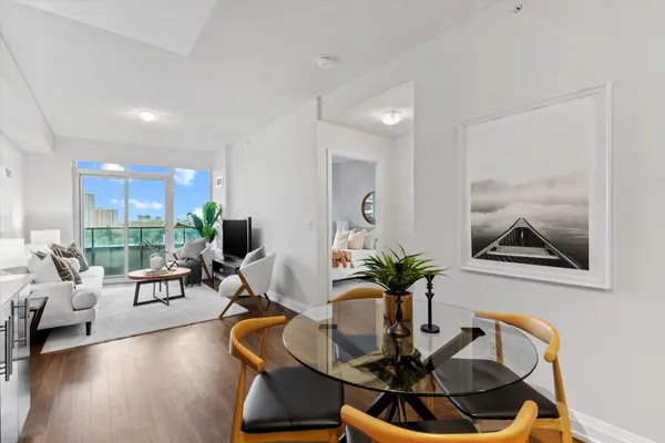 7171 Yonge ST #709, Markham, ON L3T 0C5
