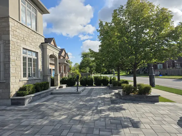 1135 Cenotaph BLVD, Newmarket, ON L3X 0A7