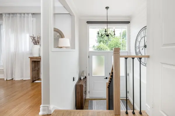 94 Back ST, Bradford West Gwillimbury, ON L3Z 1W7