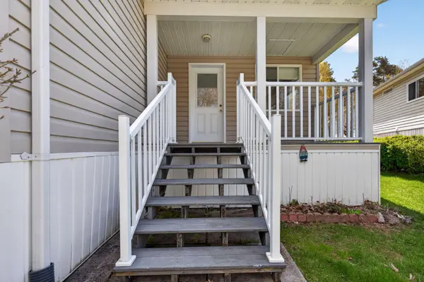 5411 Elliott Side Road #43 Highland Ave, Tay, ON L4R 4K3