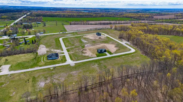 72 Waverley HTS, Tay, ON L0L 1P0