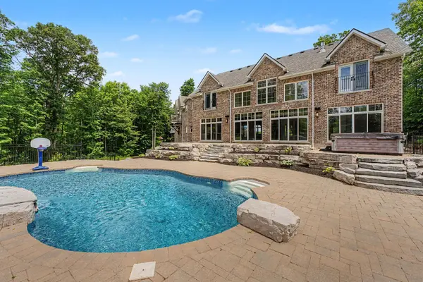 16 Heron BLVD, Springwater, ON L9X 0J1