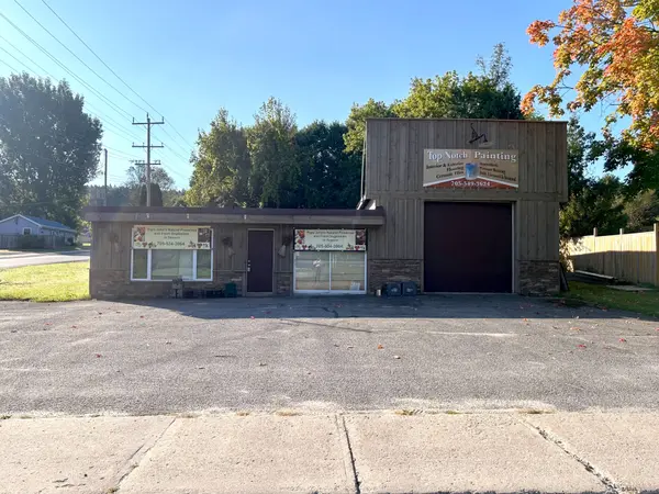156 ROBERT ST, Penetanguishene, ON L9M 1P8