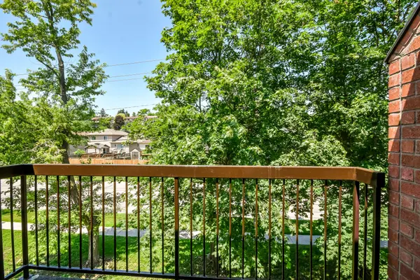163 Edgehill DR #D11, Barrie, ON L4N 1L9
