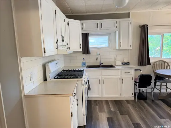 25 Sunrise ESTATES, Assiniboia, SK S0H 0B0