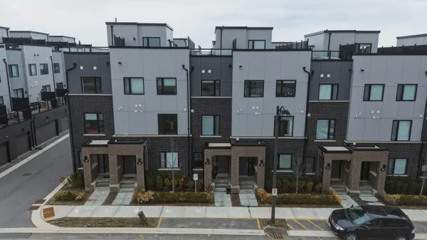 348 Wheat Boom DR #27, Oakville, ON L6H 3V6