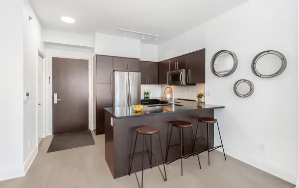 55 Speers RD #1605, Oakville, ON L6K 0H9