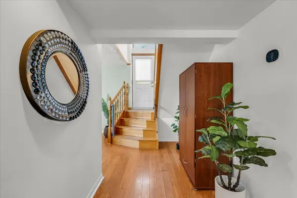 433 Seabourne DR, Oakville, ON L6L 4E9