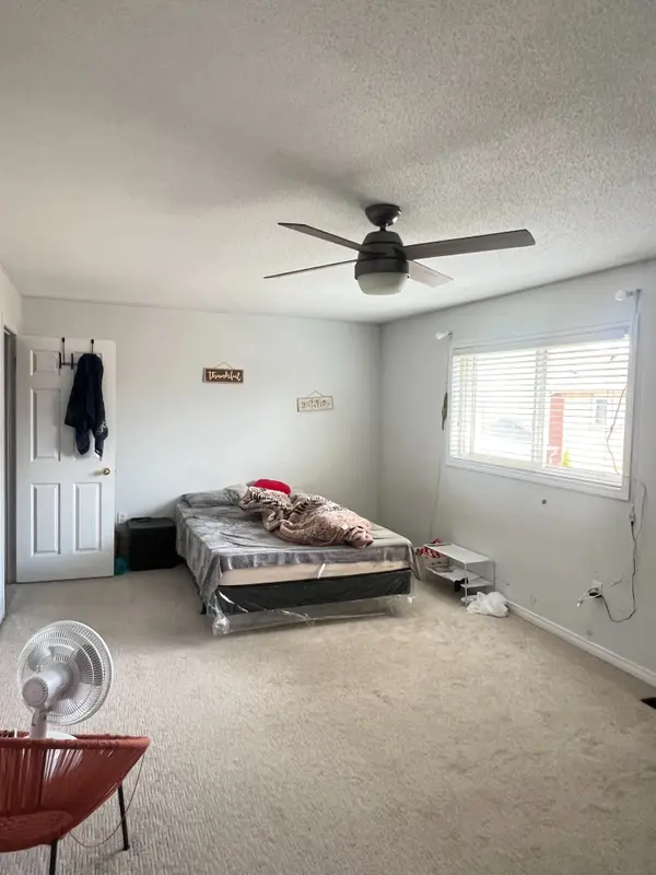 10 MILKWEED CRES, Brampton, ON L7A 1T8