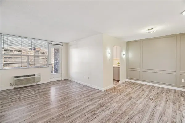 966 Inverhouse DR #812, Mississauga, ON L5J 4B6