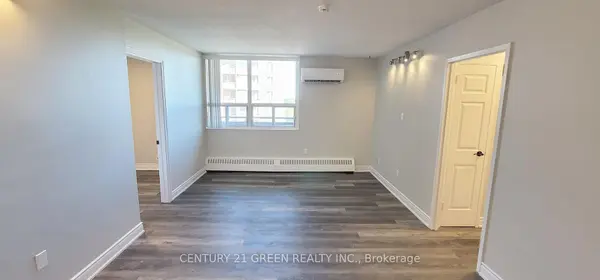 3065 Queen Frederica DR #902, Mississauga, ON L4Y 3A3