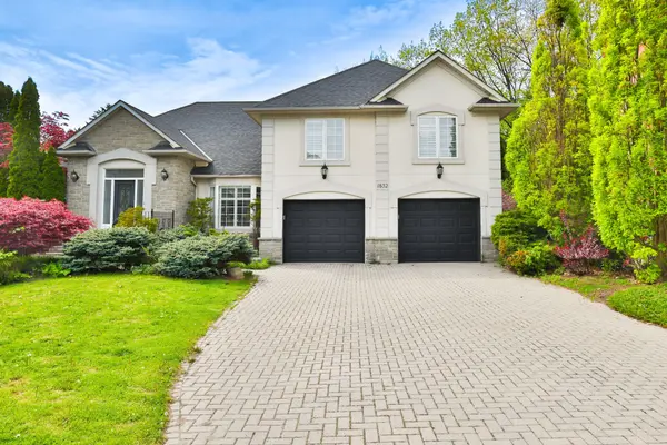 1832 Chesbro CT, Mississauga, ON L5H 4H2