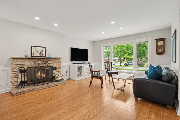 14 Mossford CT, Toronto W08, ON M9B 5T4
