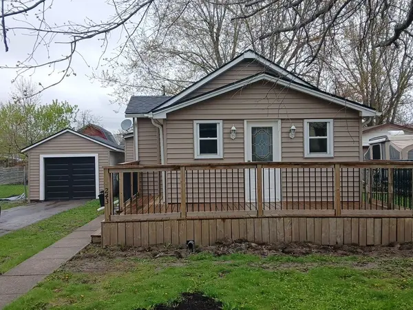 243 North ST N, Fort Erie, ON L2A 3R9