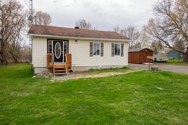 1886 Dalkeith RD, North Glengarry, ON K0B 1E0