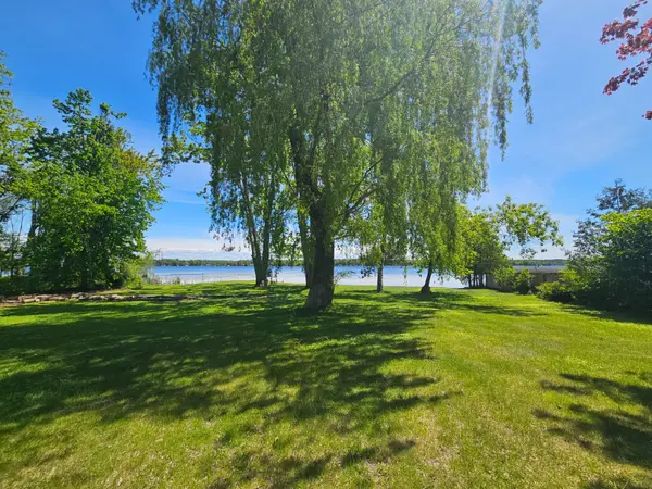 1 Beatrice DR, Kawartha Lakes, ON K0M 1N0