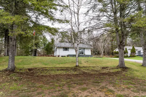 64 Spruce DR,  Huntsville,  ON P0B 1L0