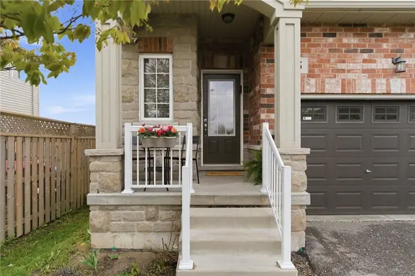 73 Medici LN #5, Hamilton, ON L9B 0H3