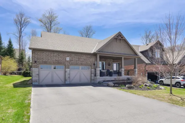 19 Selkirk DR, Huntsville, ON P1H 0C5