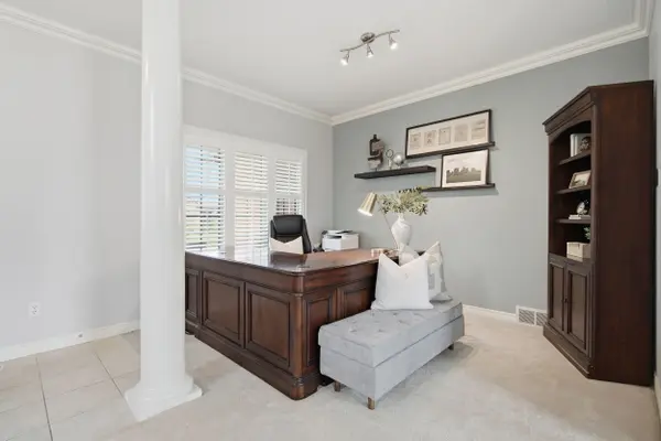 32 Wingreen LN, Middlesex Centre, ON N0L 1R0