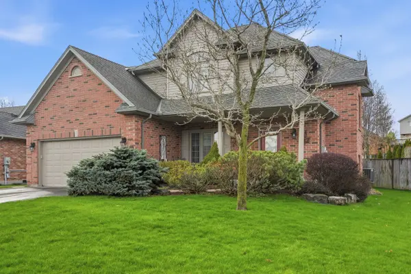 32 Wingreen LN, Middlesex Centre, ON N0L 1R0