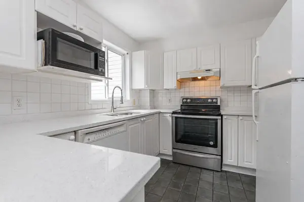135 Margrave AVE, Hunt Club - South Keys And Area, ON K1T 3X8