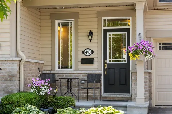 446 Meadowbreeze DR, Kanata, ON K2M 0L1