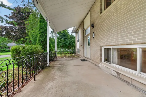 11 PEMBER PL, Kingston, ON K7M 2P8